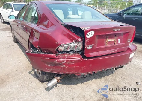 2005 Volvo S60 2.5T Awd из США, поврежденный, VIN YV1RH592652455412